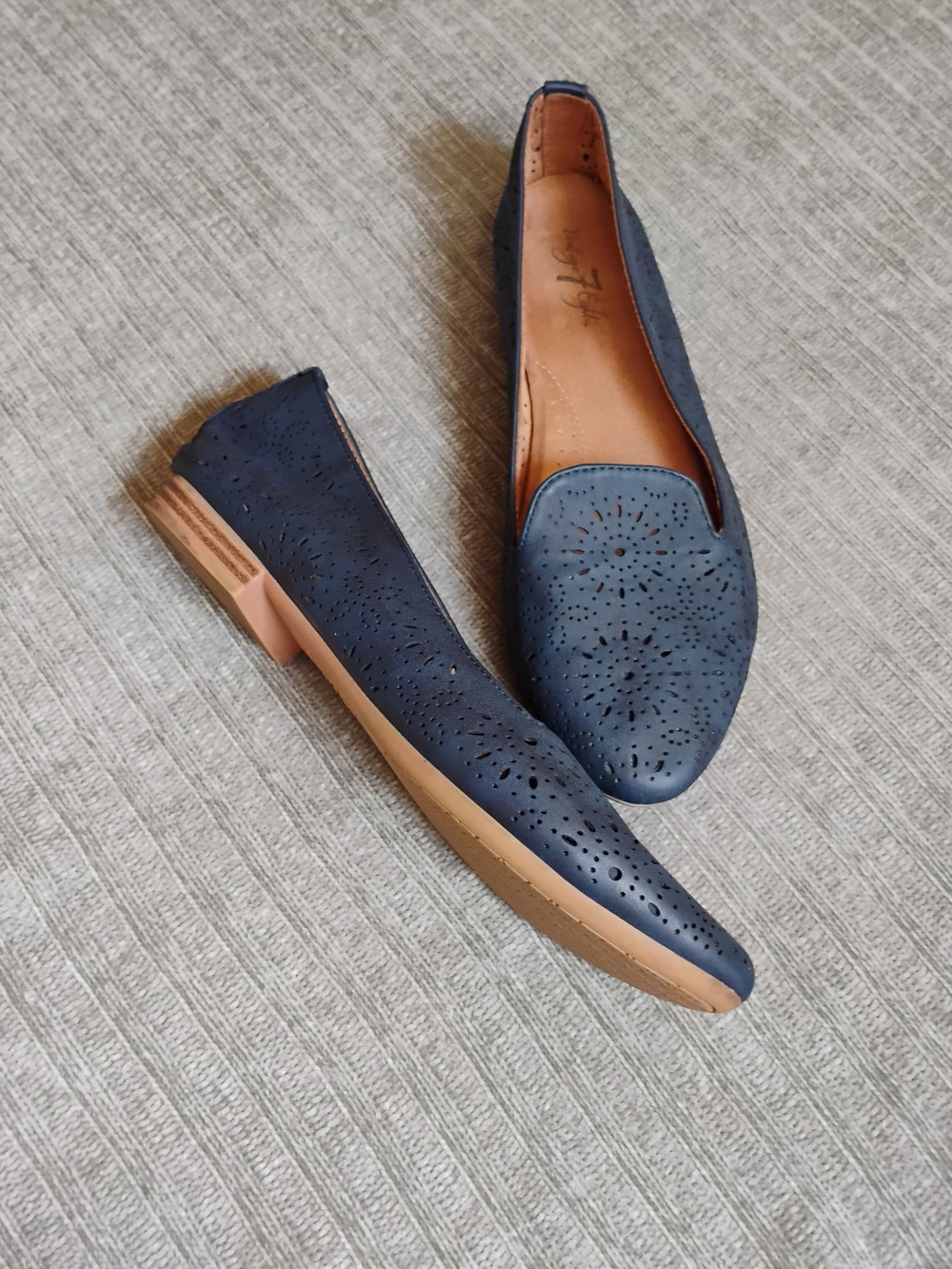 Vintage 7 Eight Navy Blue Laser Cut Pointed Toe Flats